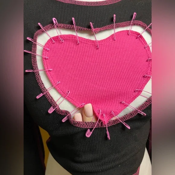 Shein Safety Pin Heart Appliqué - M - Picture 3 of 11